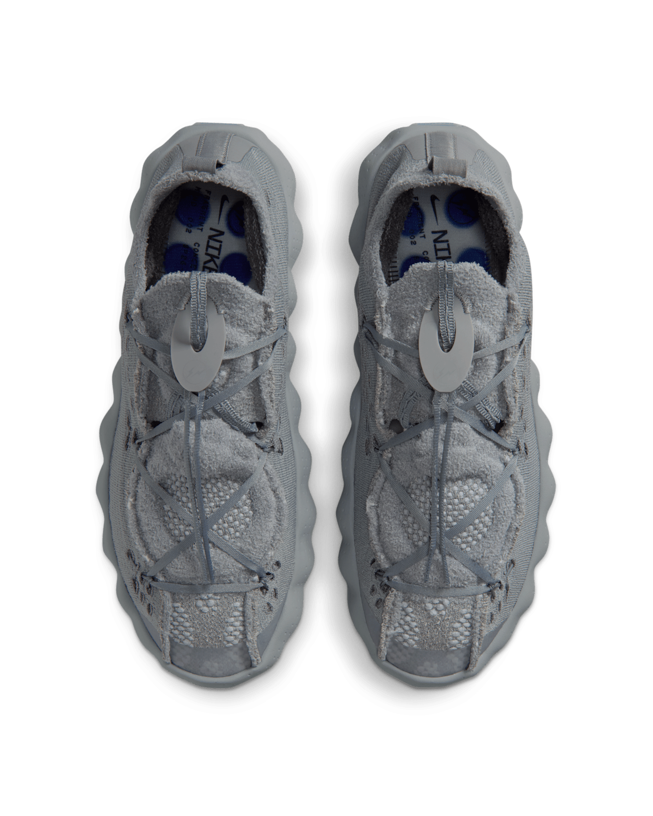 NIKE公式】Mind 002 x フラグメント 'Particle Grey' (IQ8504-001